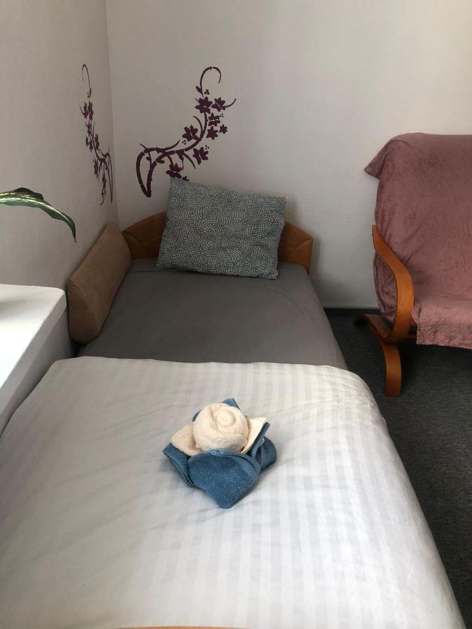 Comfortable 3 Bedroom Rental Unit With A Cozy Balcony In Center Warsaw Exterior photo