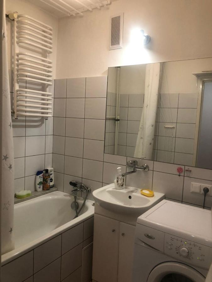 Comfortable 3 Bedroom Rental Unit With A Cozy Balcony In Center Warsaw Exterior photo