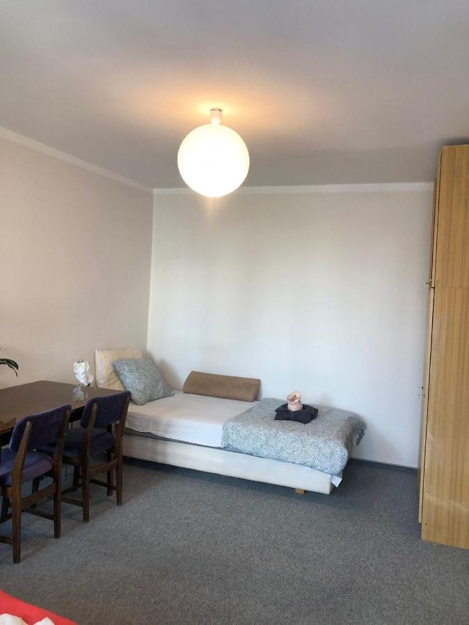 Comfortable 3 Bedroom Rental Unit With A Cozy Balcony In Center Warsaw Exterior photo
