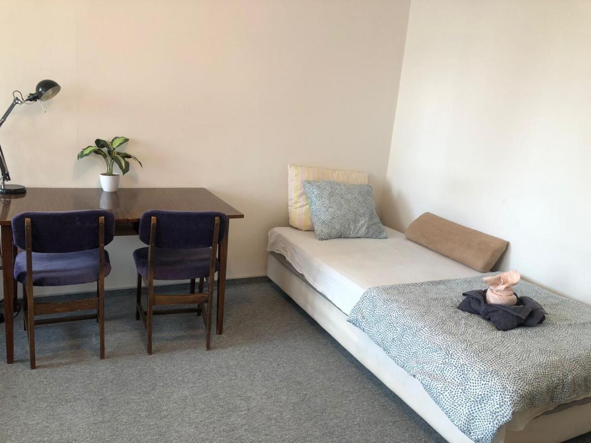 Comfortable 3 Bedroom Rental Unit With A Cozy Balcony In Center Warsaw Exterior photo