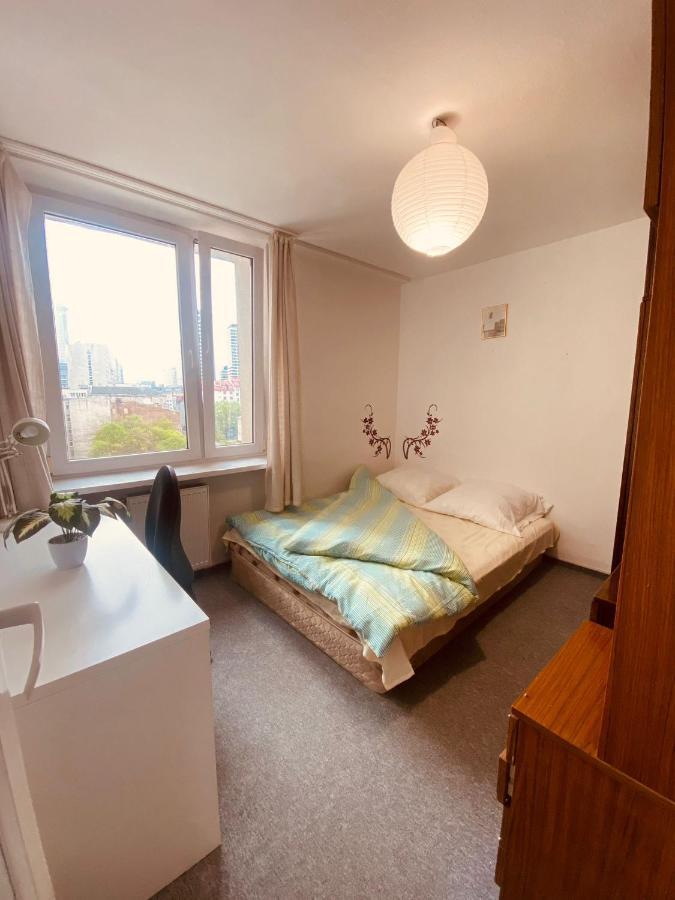 Comfortable 3 Bedroom Rental Unit With A Cozy Balcony In Center Warsaw Exterior photo